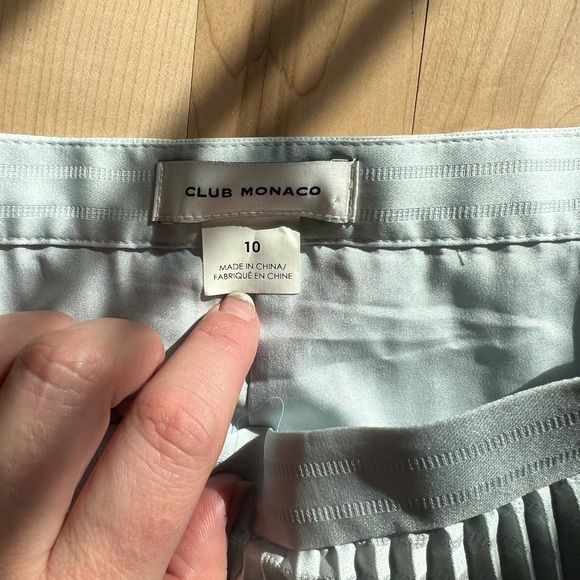 Club Monaco Yowshee Pleated Skirt In Blue - Picture 4 of 4